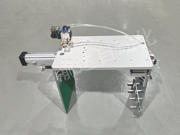 單抓 紙箱碼垛機(jī)器人夾具